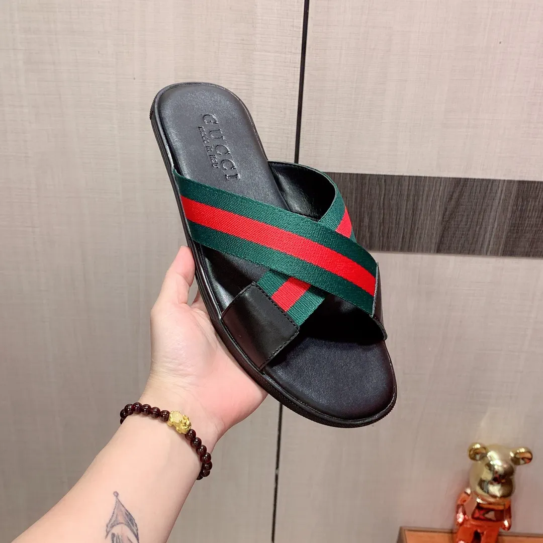Slippers: New model: Factory price: 240💰💰🎩🎩🔥🔥《 Gucci* 》Series of slippers top purchasing agent🔍🔍Sold at the same time for men, original Italian imported webbing made of selected cowhide, exquisite workmanship,), sole: (super comfortable) original factory special sole, ⚠️exclusive double-layer movable molded sole super comfortable⚠️, real shot🎬the real thing is more beautiful🔍🔍266 regular code 38-44, can be ordered 45.